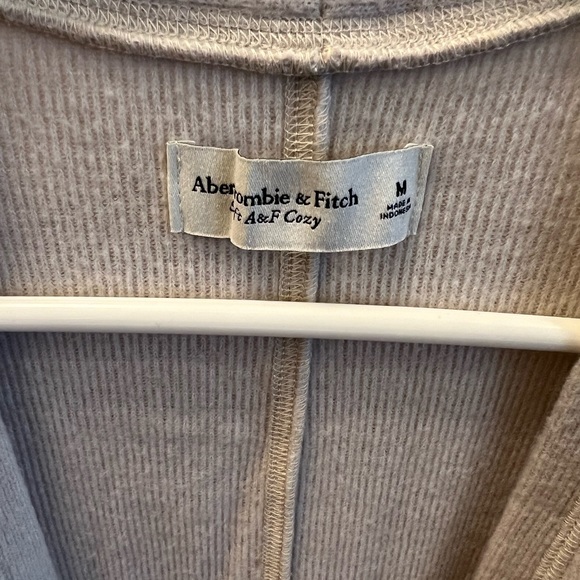 Abercrombie long sweater - Picture 2 of 4